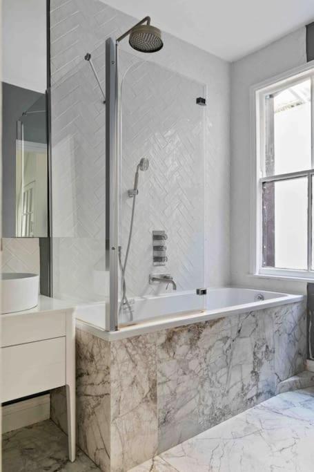 Modern 3 Bed Apartment In Tottenham Londen Buitenkant foto